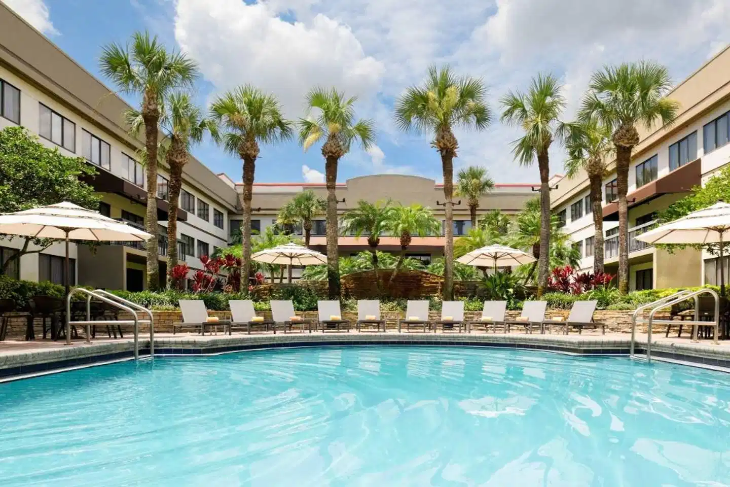 Sheraton Suites Orlando Airport Pool