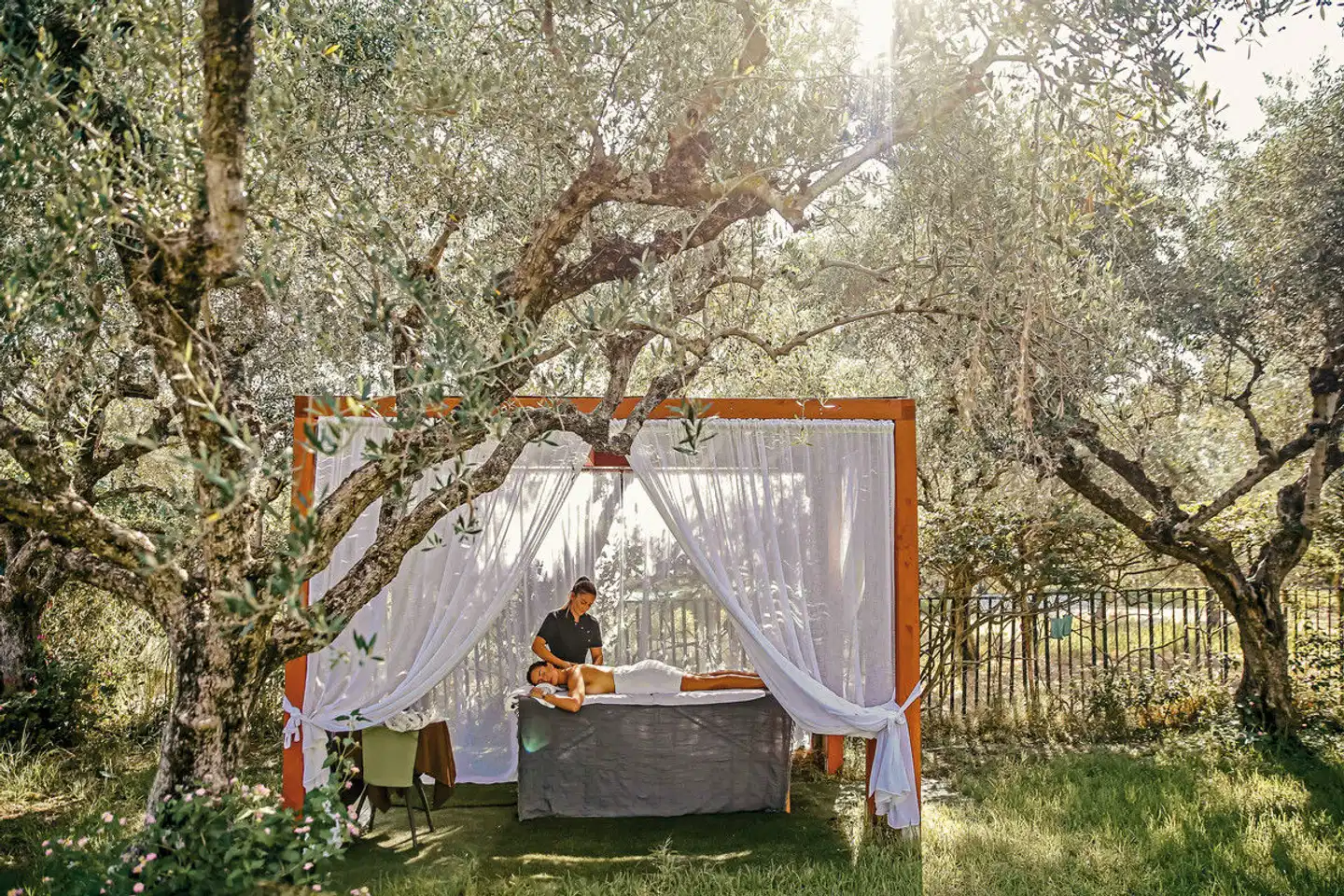 Castelli Hotel Lobby