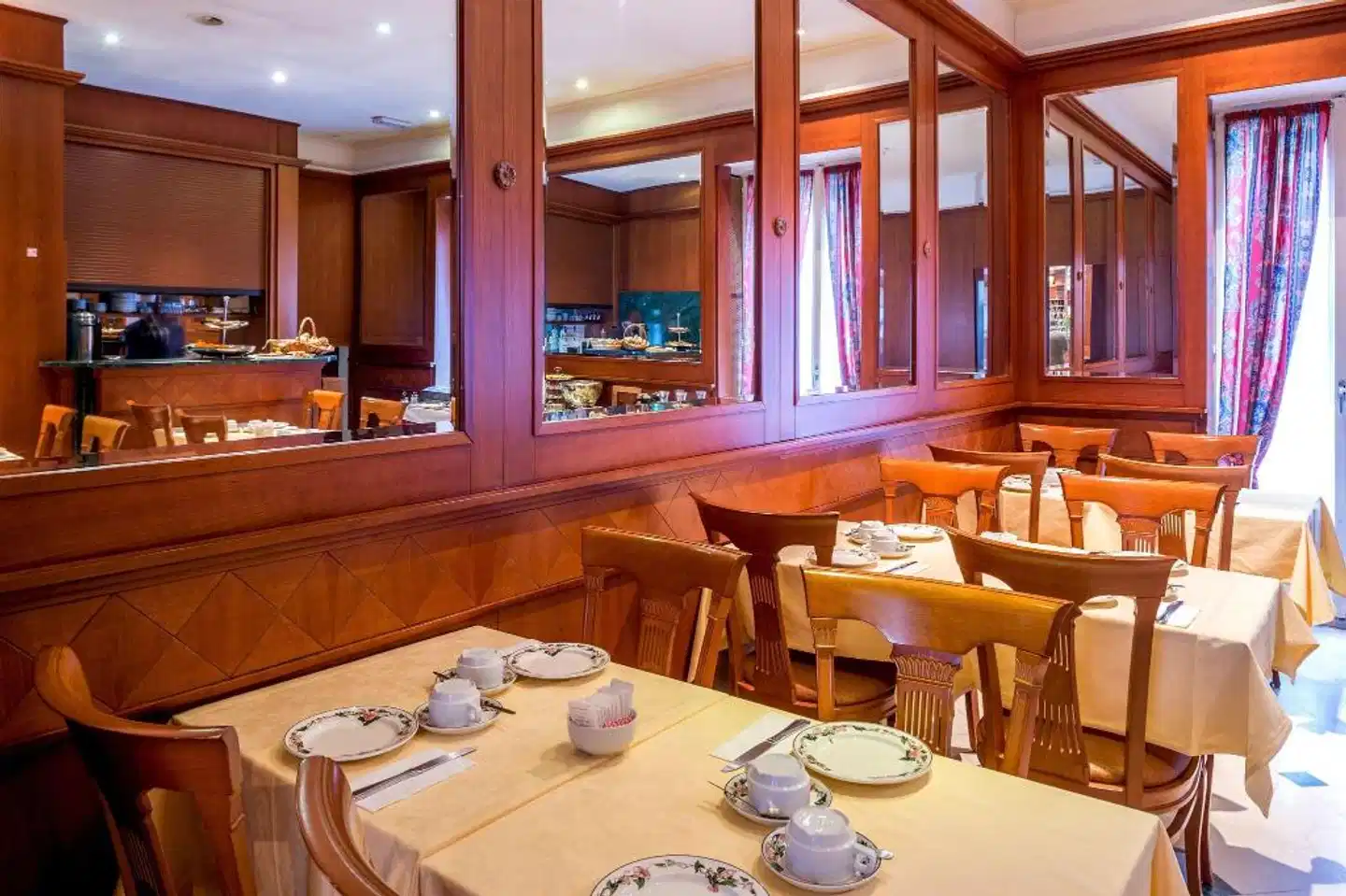 Diplomate Restaurant