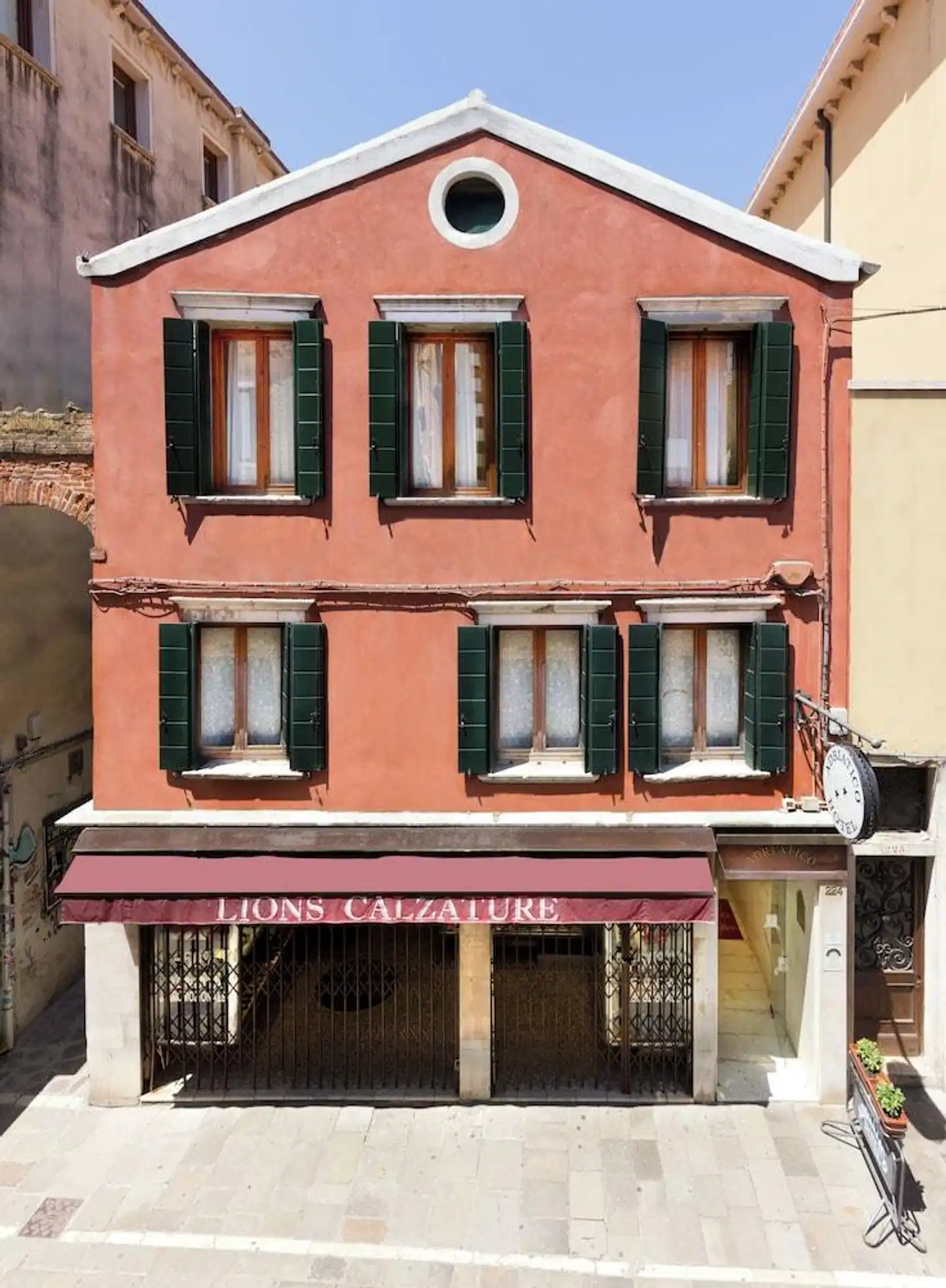 Hotel Adriatico Aussenansicht