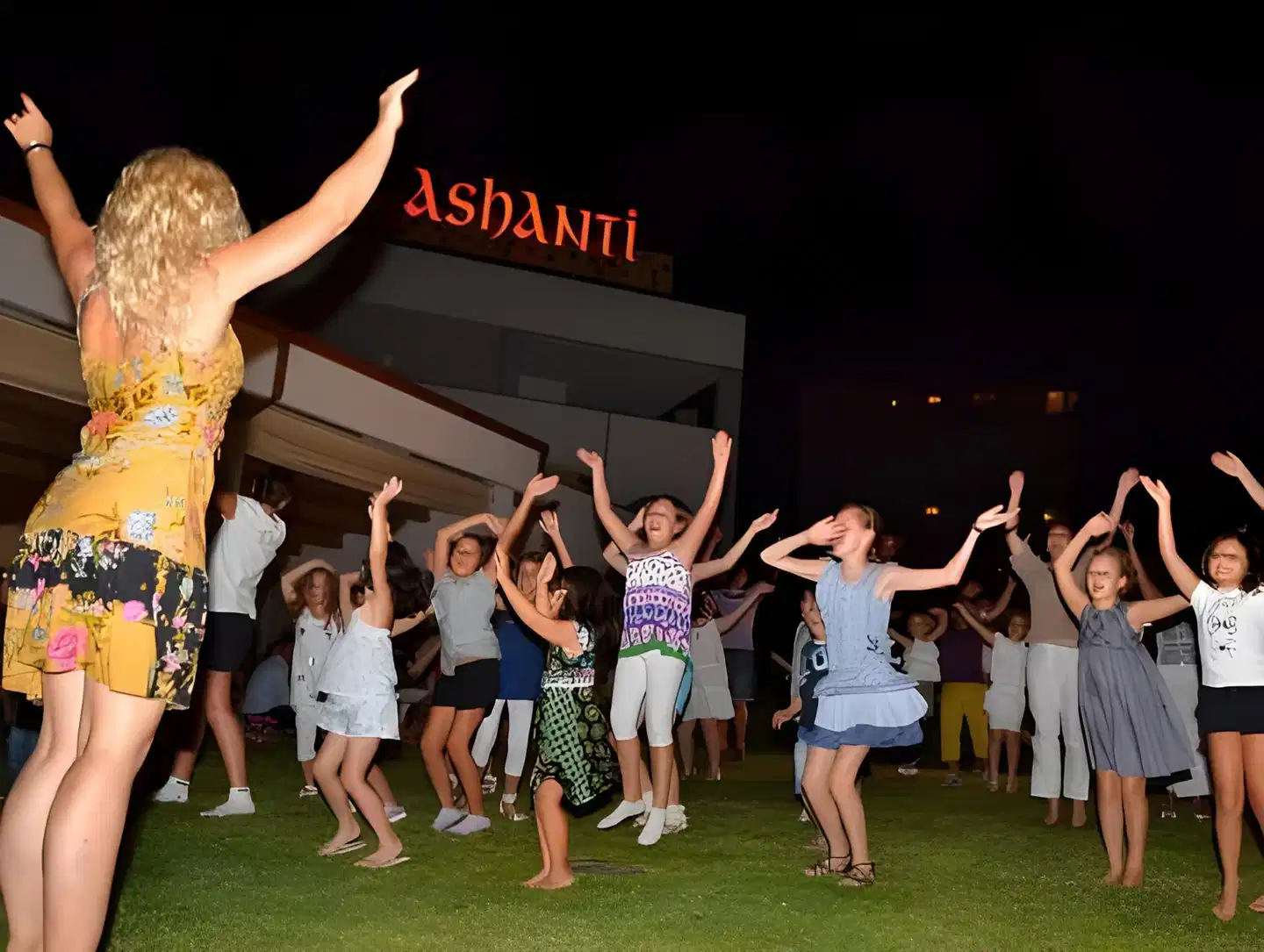 Ashanti Aparthotel Personen