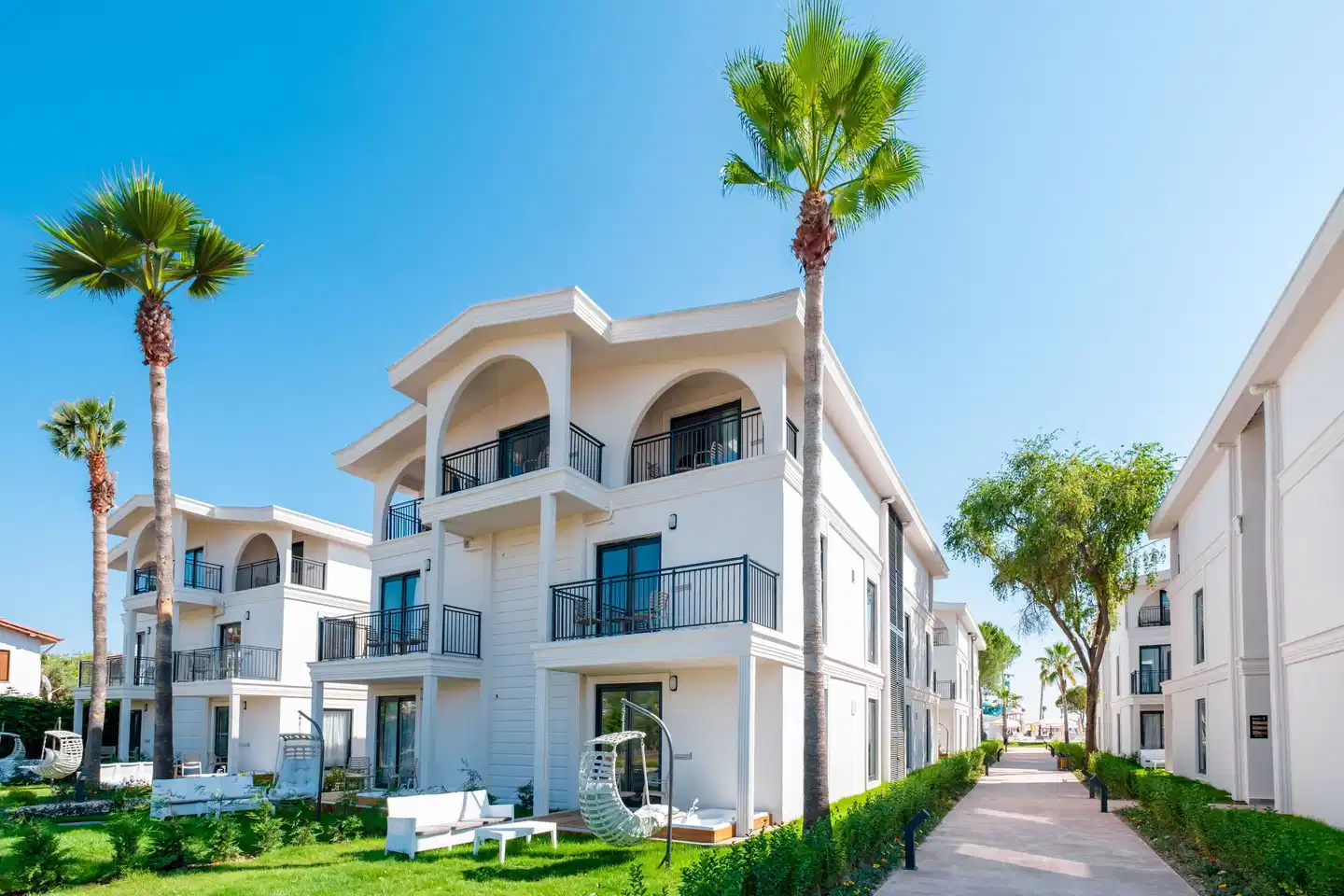 Benata Hotel Aussenansicht