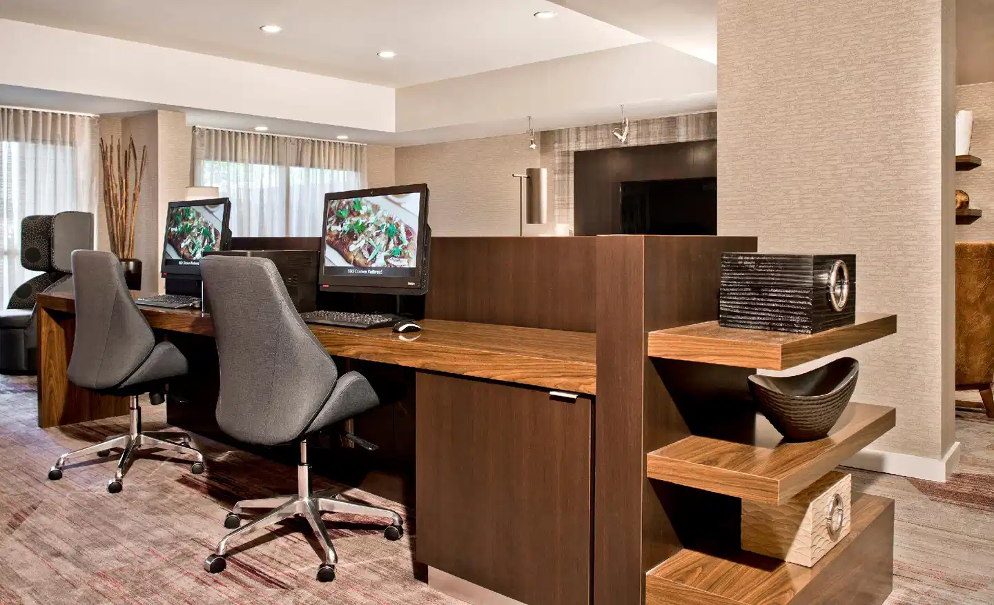 Courtyard by Marriott Charlotte Ballantyne Bar