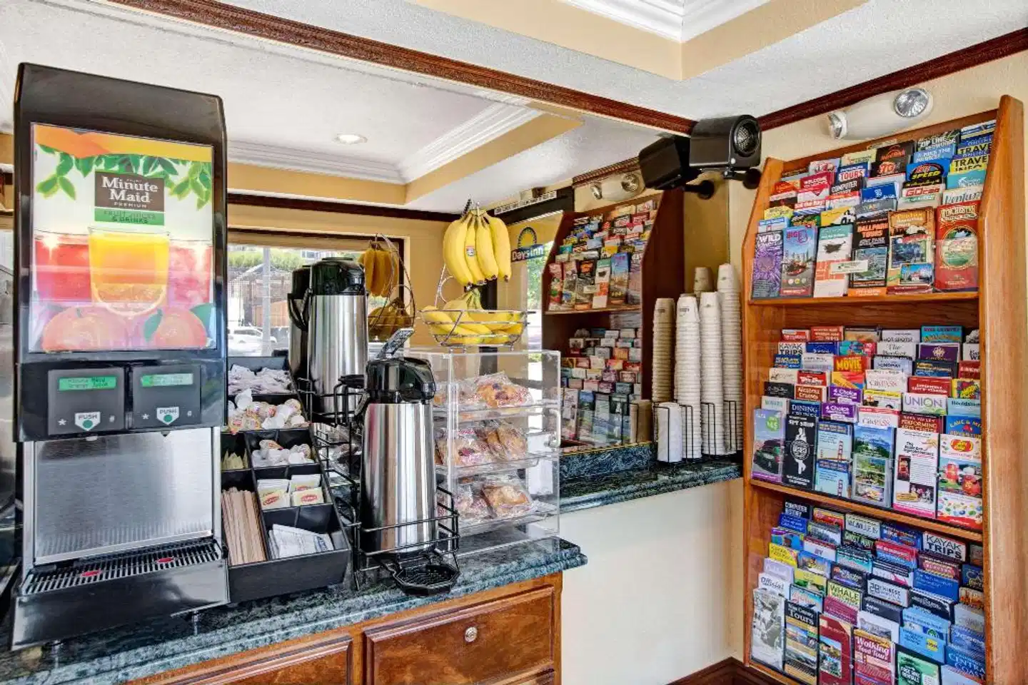 Days Inn by Wyndham San Francisco - Lombard Bar