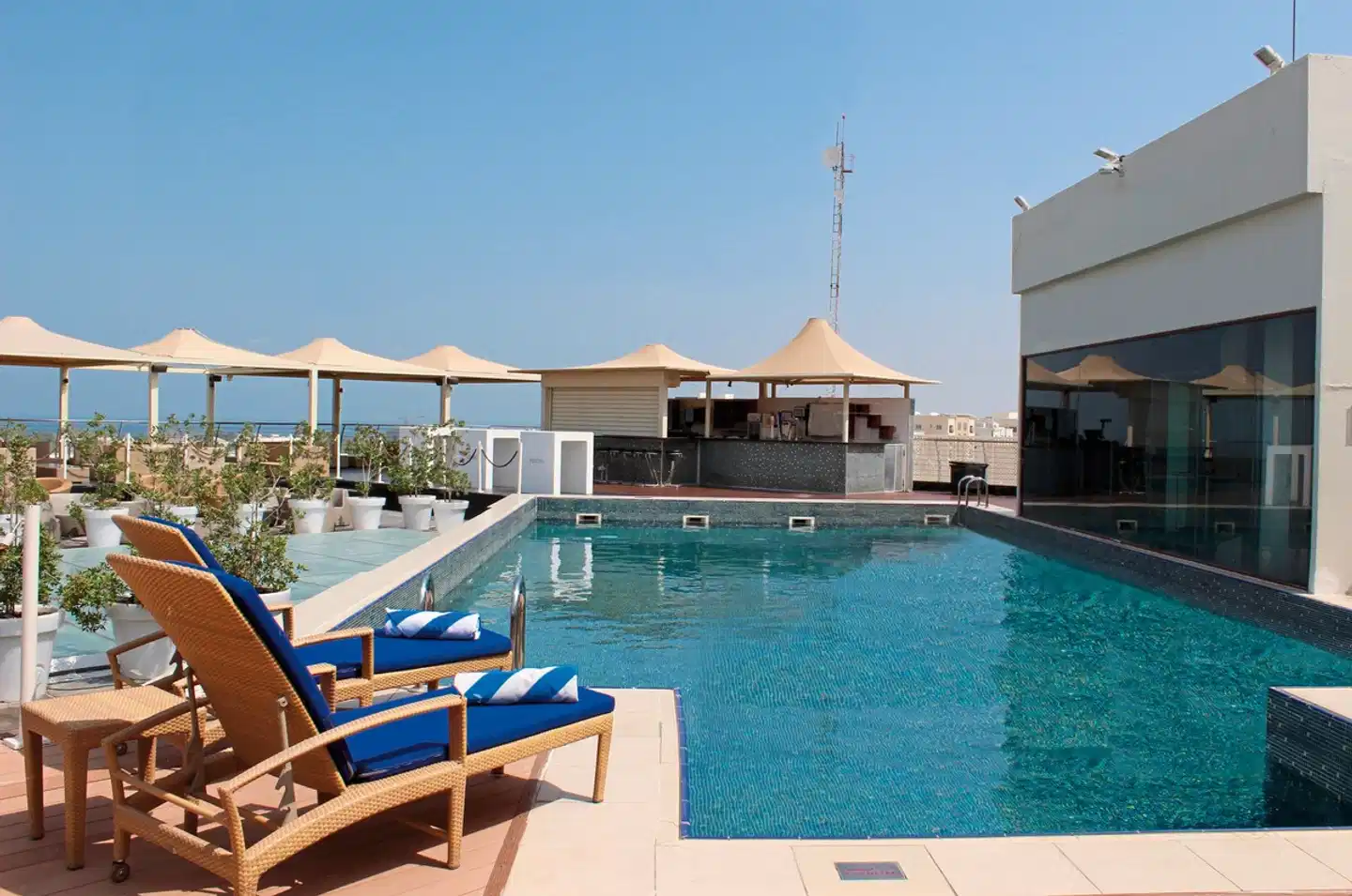 Golden Tulip Muscat Pool
