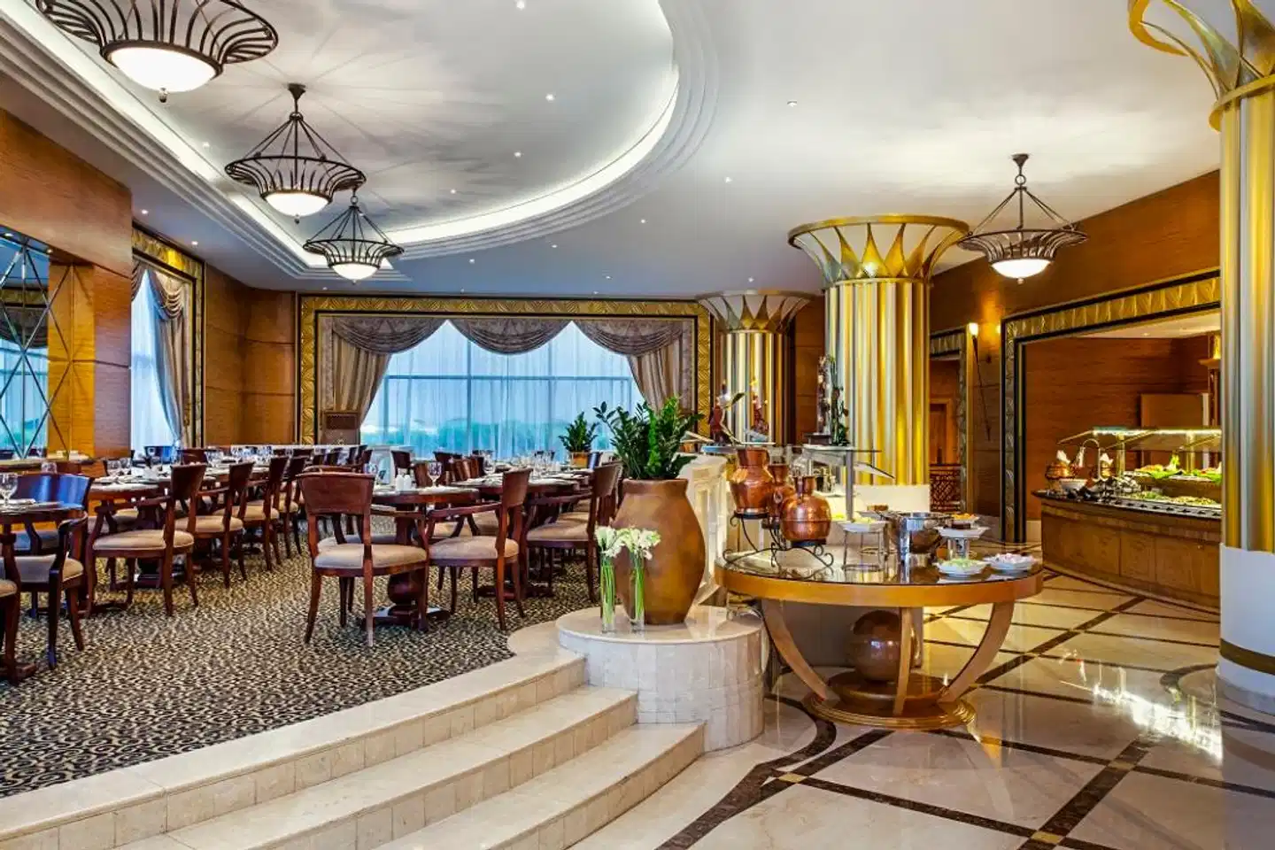 Corniche Hotel Abu Dhabi Restaurant