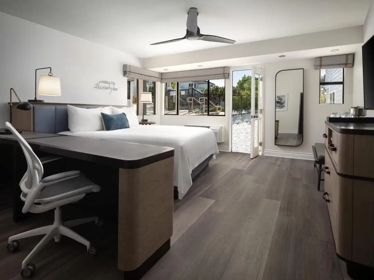 Hilton San Diego/Del Mar Lobby