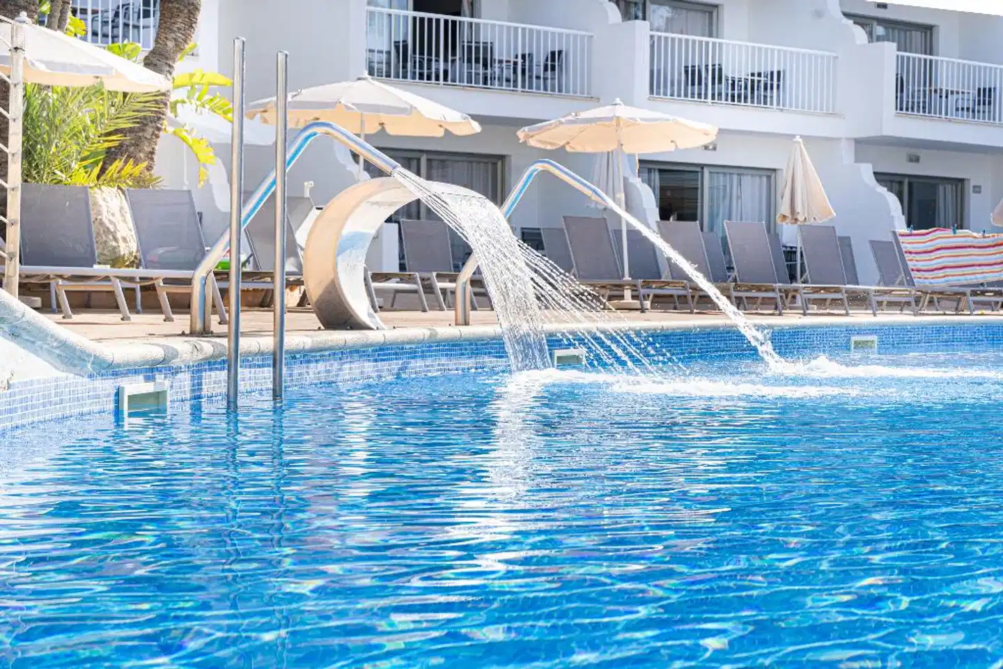 Ca's Saboners Beach Pool