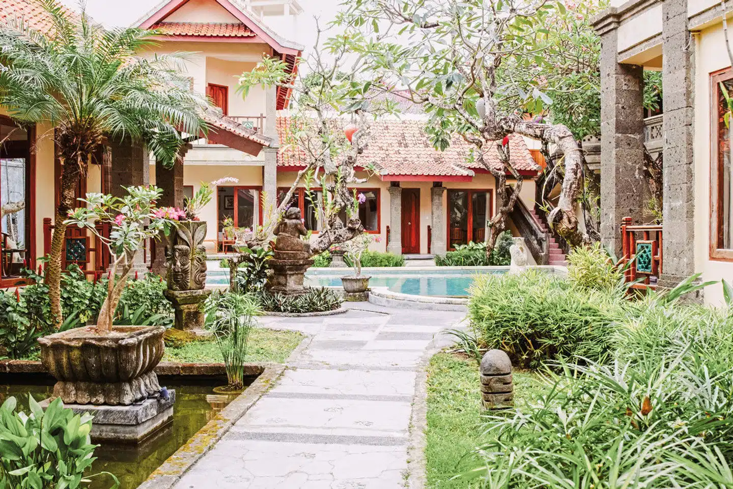 Puri Mesari Aussenansicht