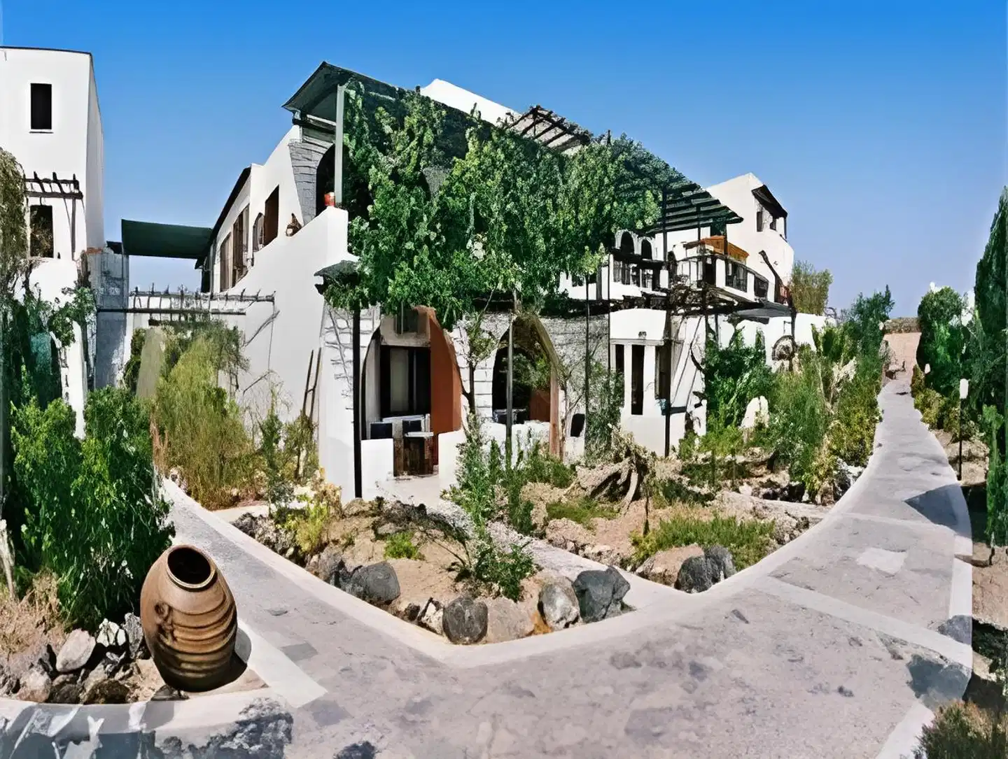 Rivari Santorini Hotel Aussenansicht