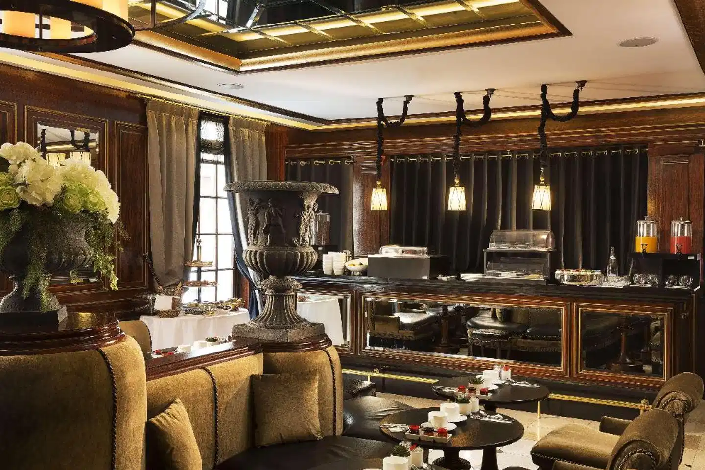 Le Belmont Champs Elysees Restaurant