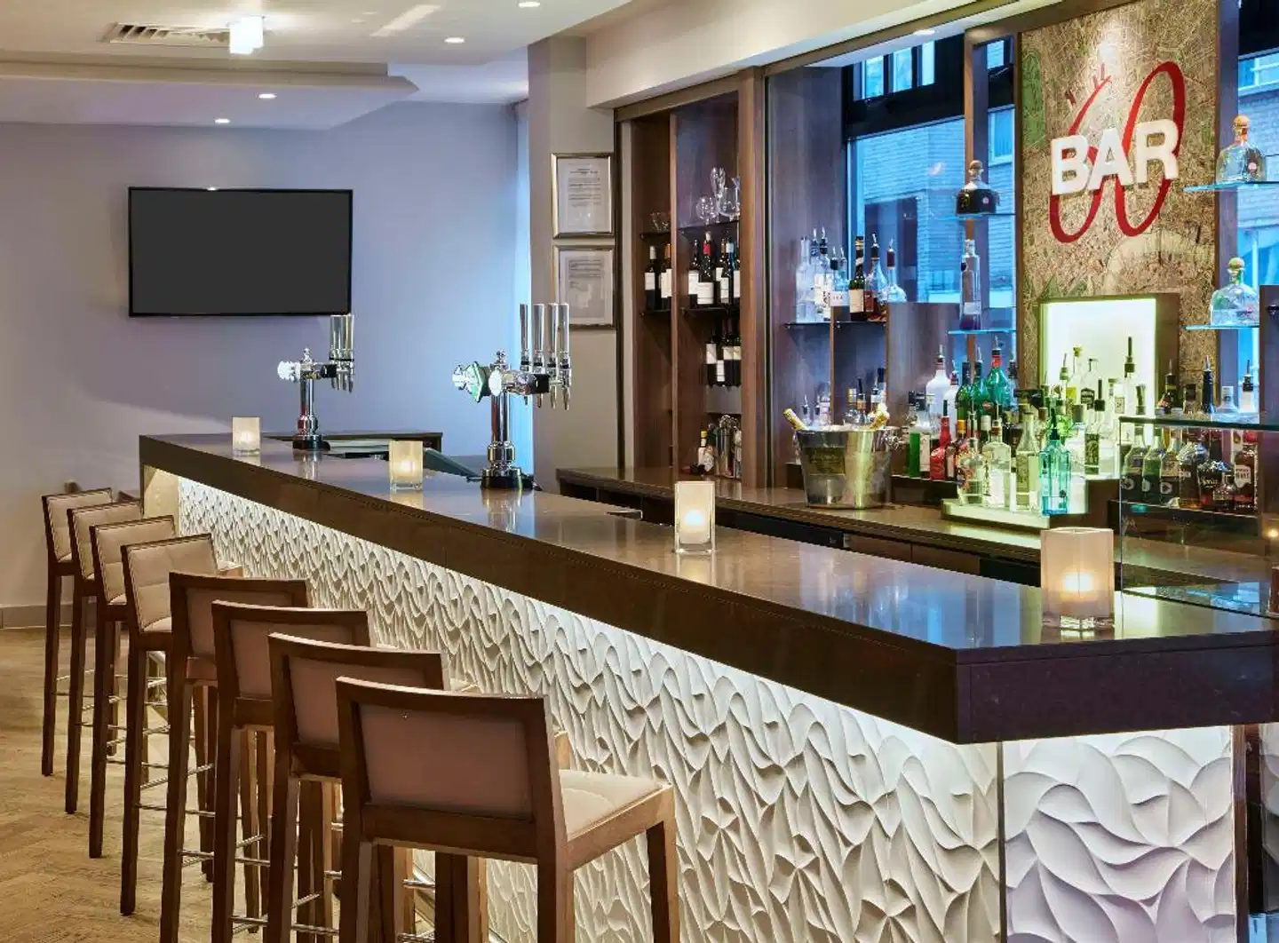 DoubleTree by Hilton London Angel Kings Cross Bar