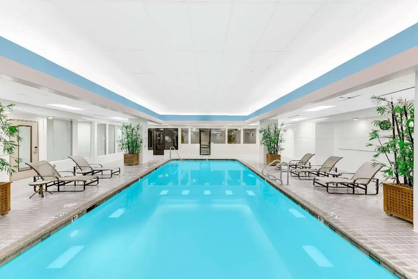 Hilton Anaheim Hallenbad