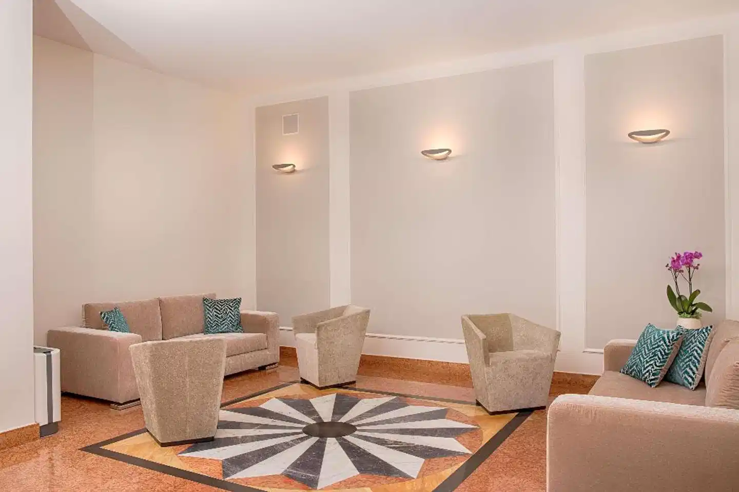 NH Genova Centro Lobby