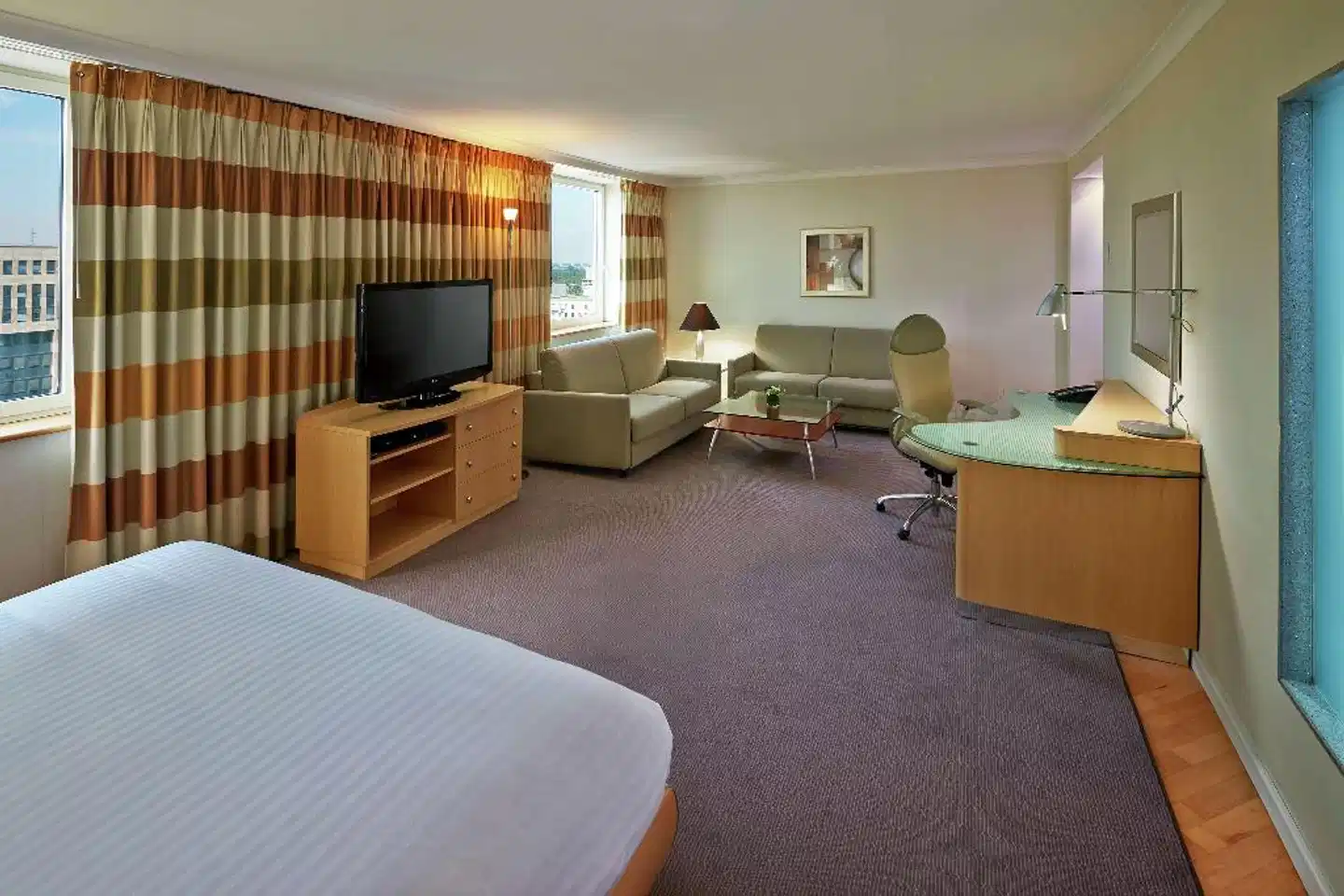 Hilton Düsseldorf Lobby