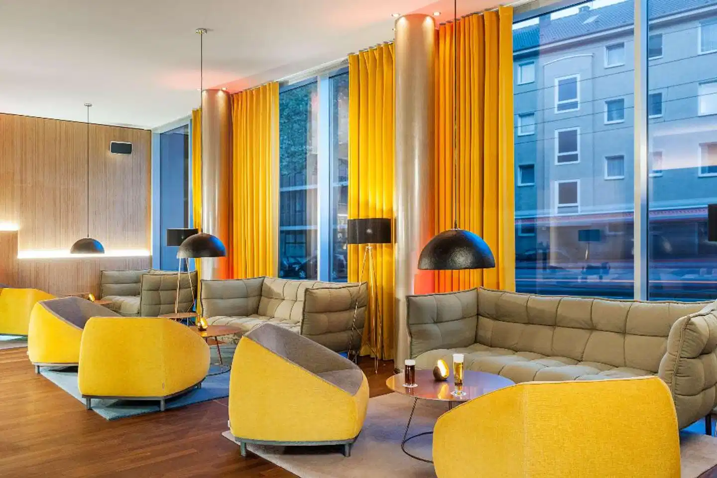 NH Düsseldorf City Nord Lobby