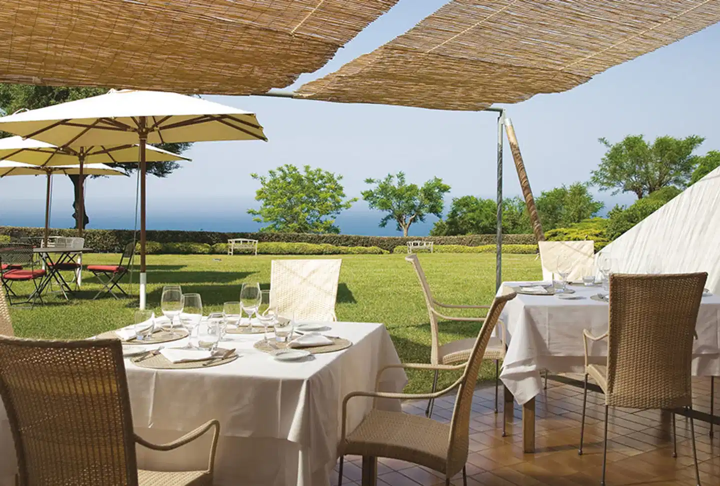 Hotel Emilia Restaurant