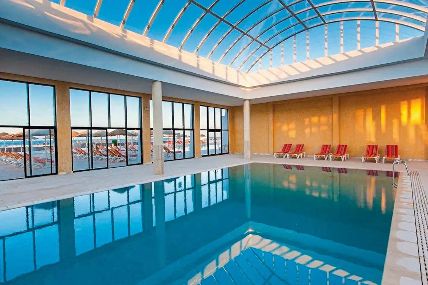 TMK Marine Beach Hallenbad