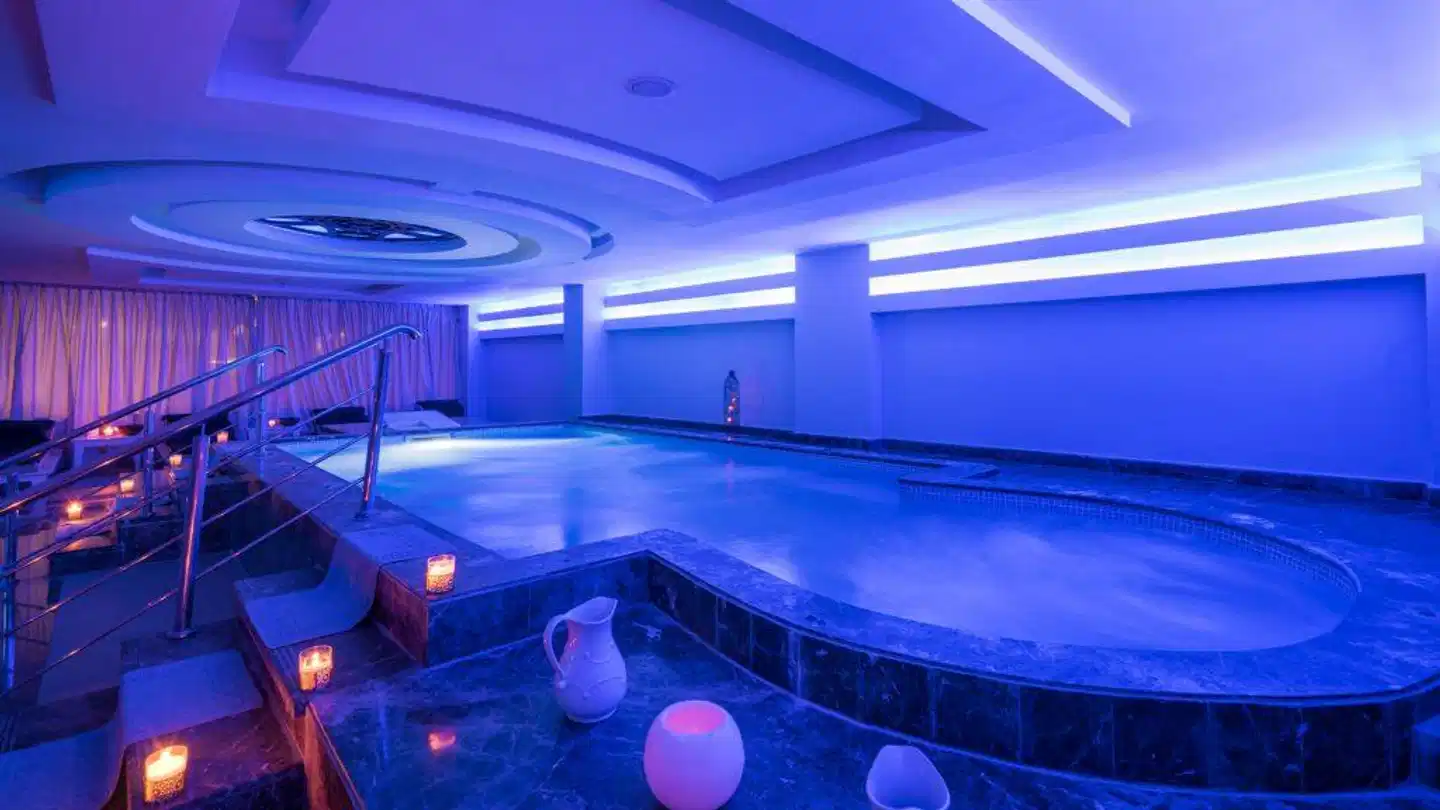 Savoy Le Grand Sport und Entertainment