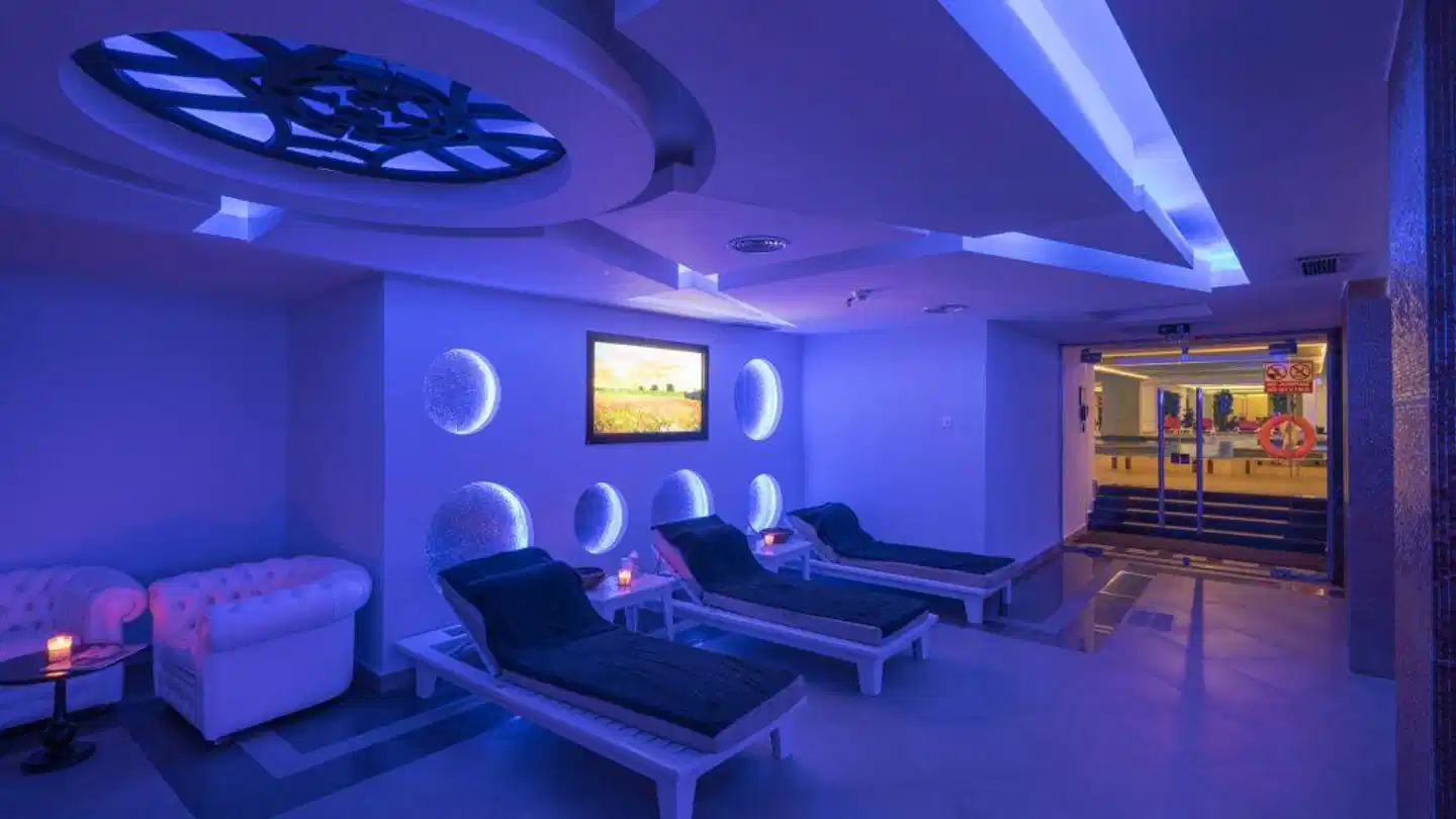 Savoy Le Grand Sport und Entertainment