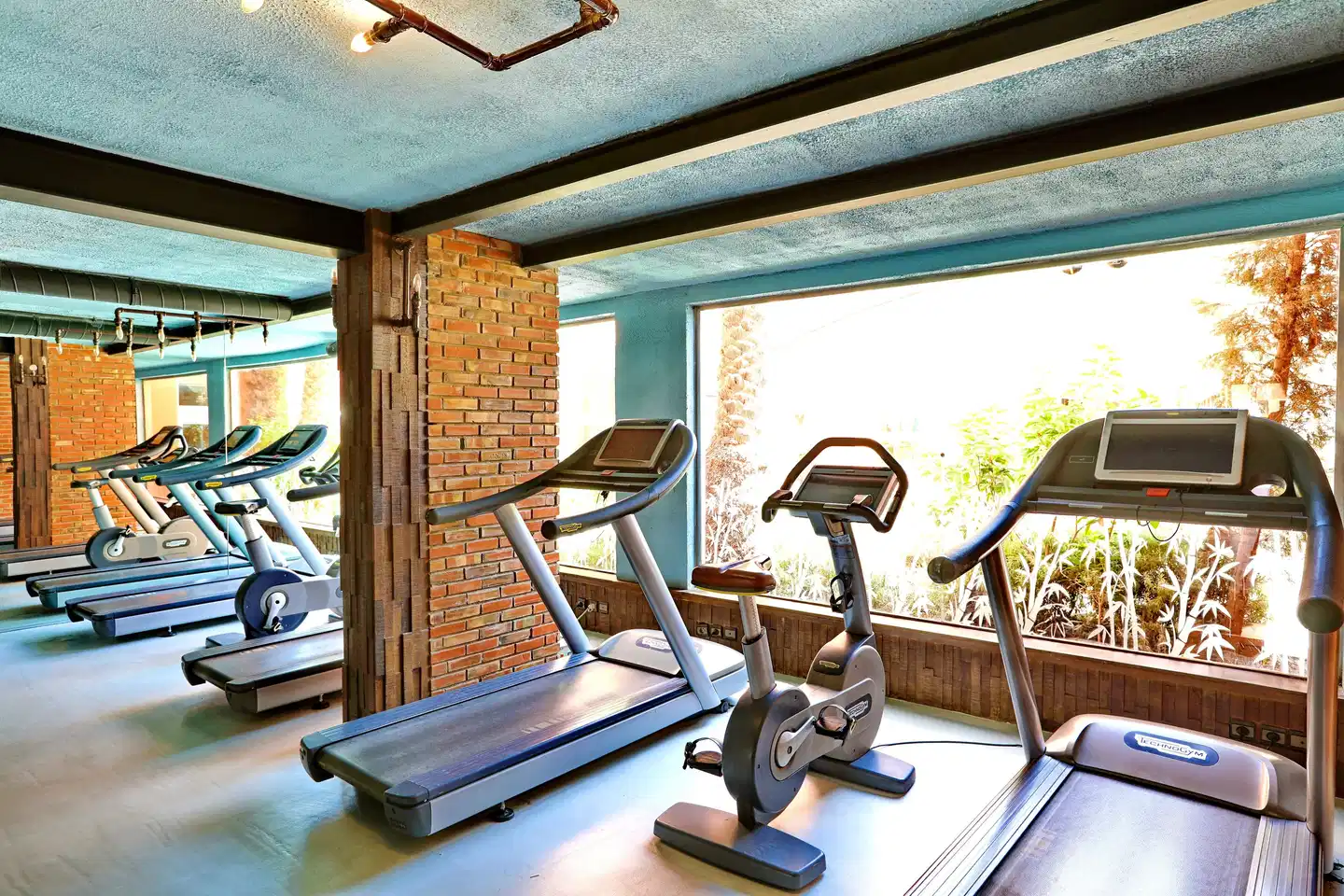 Savoy Le Grand Sport und Entertainment