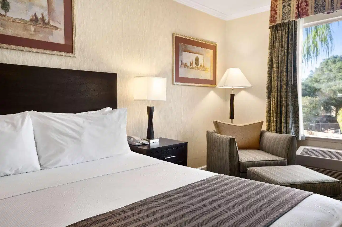 Days Inn Concord Wohnbeispiel