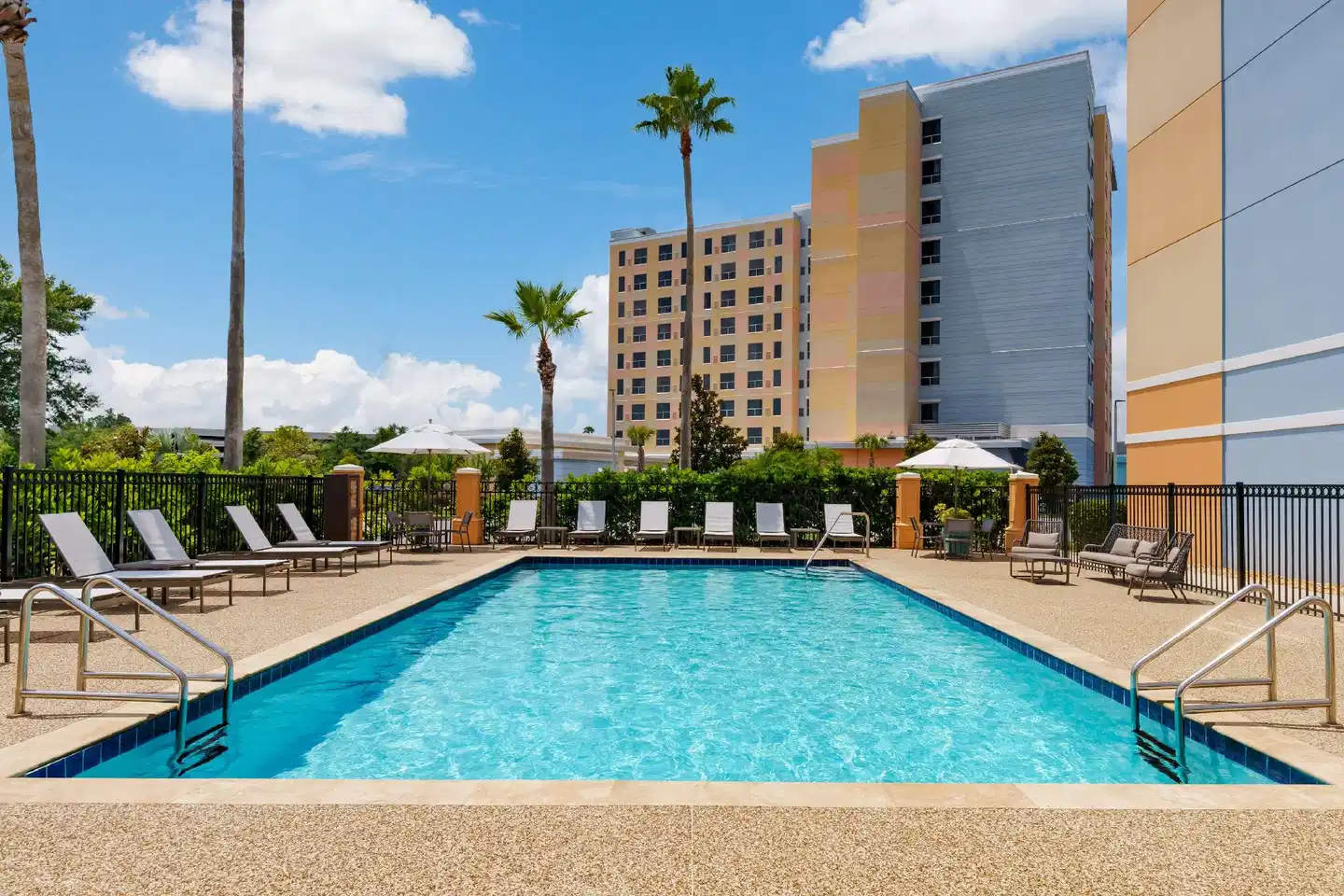 Hyatt Place across from Universal Orlando Resort Pool
