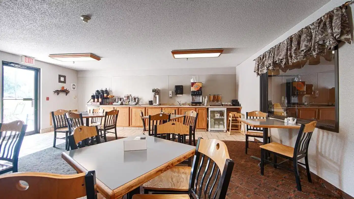 Baymont by Wyndham Hot Springs Restaurant