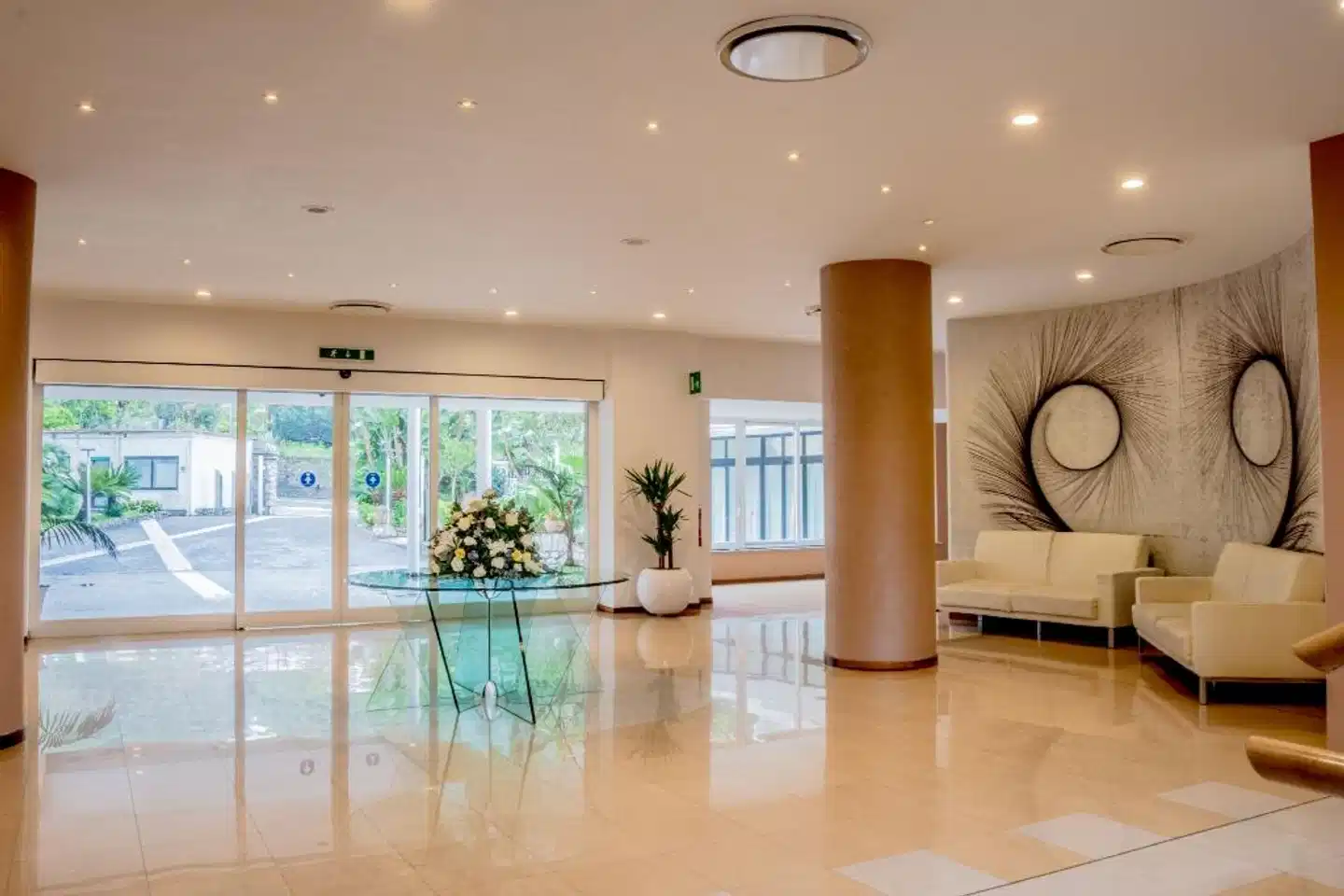 Grand Hotel Moon Valley Lobby