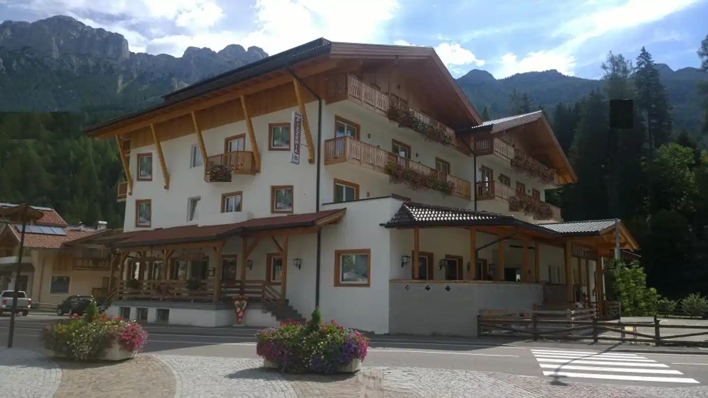 Park Hotel Avisio Aussenansicht