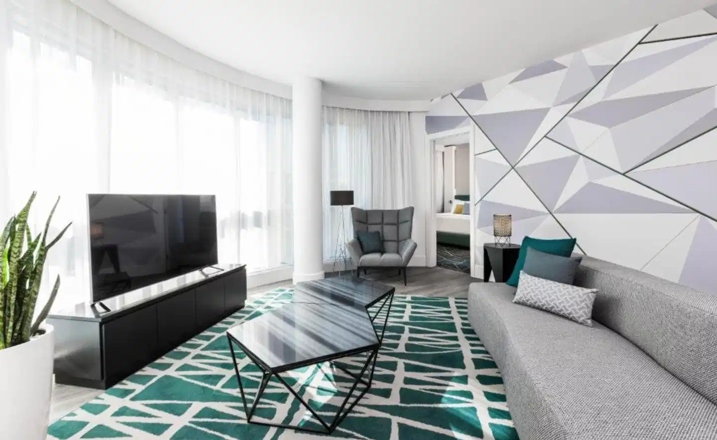 Le Crystal Montreal Lobby