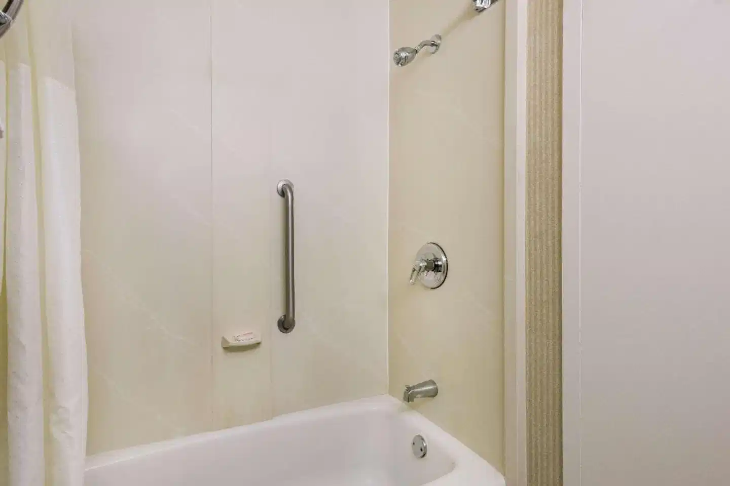 Days Inn by Wyndham Rutland/Killington Area Badezimmer