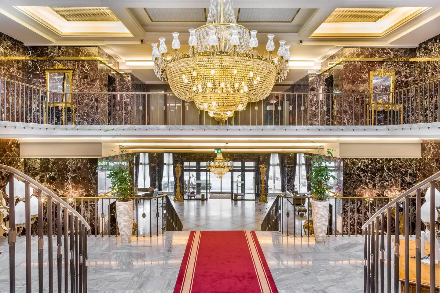 Hotel Unique Dortmund Hauptbahnhof Lobby