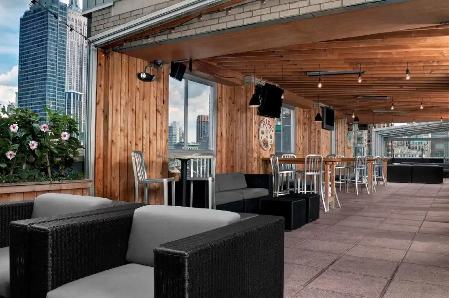 Hilton New York Fashion District Bar