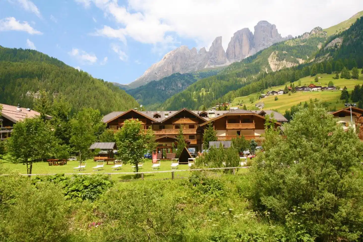 Sella Ronda & Dependance Serenella Aussenansicht