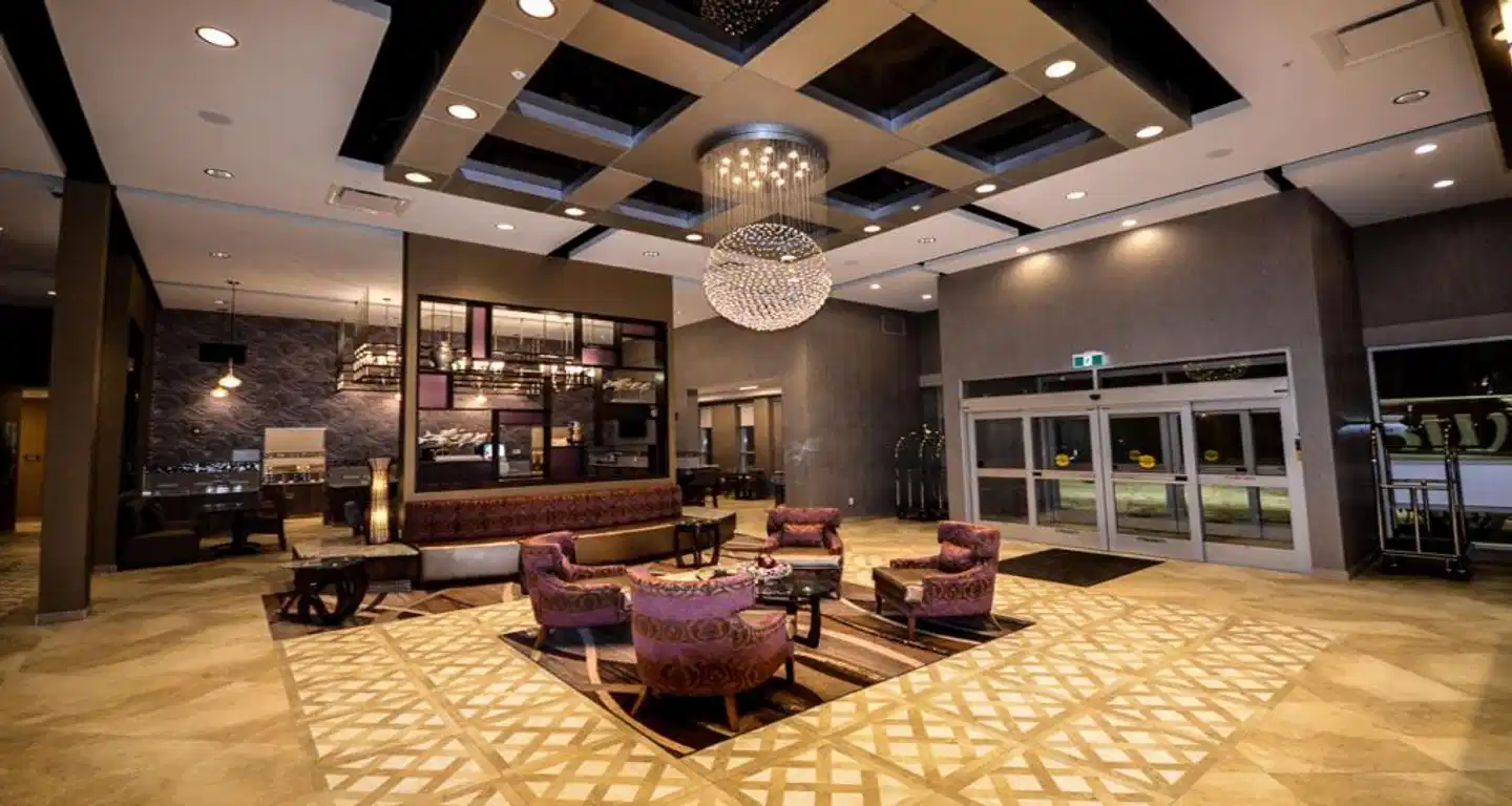 Best Western Plus St. John's Airport Bar