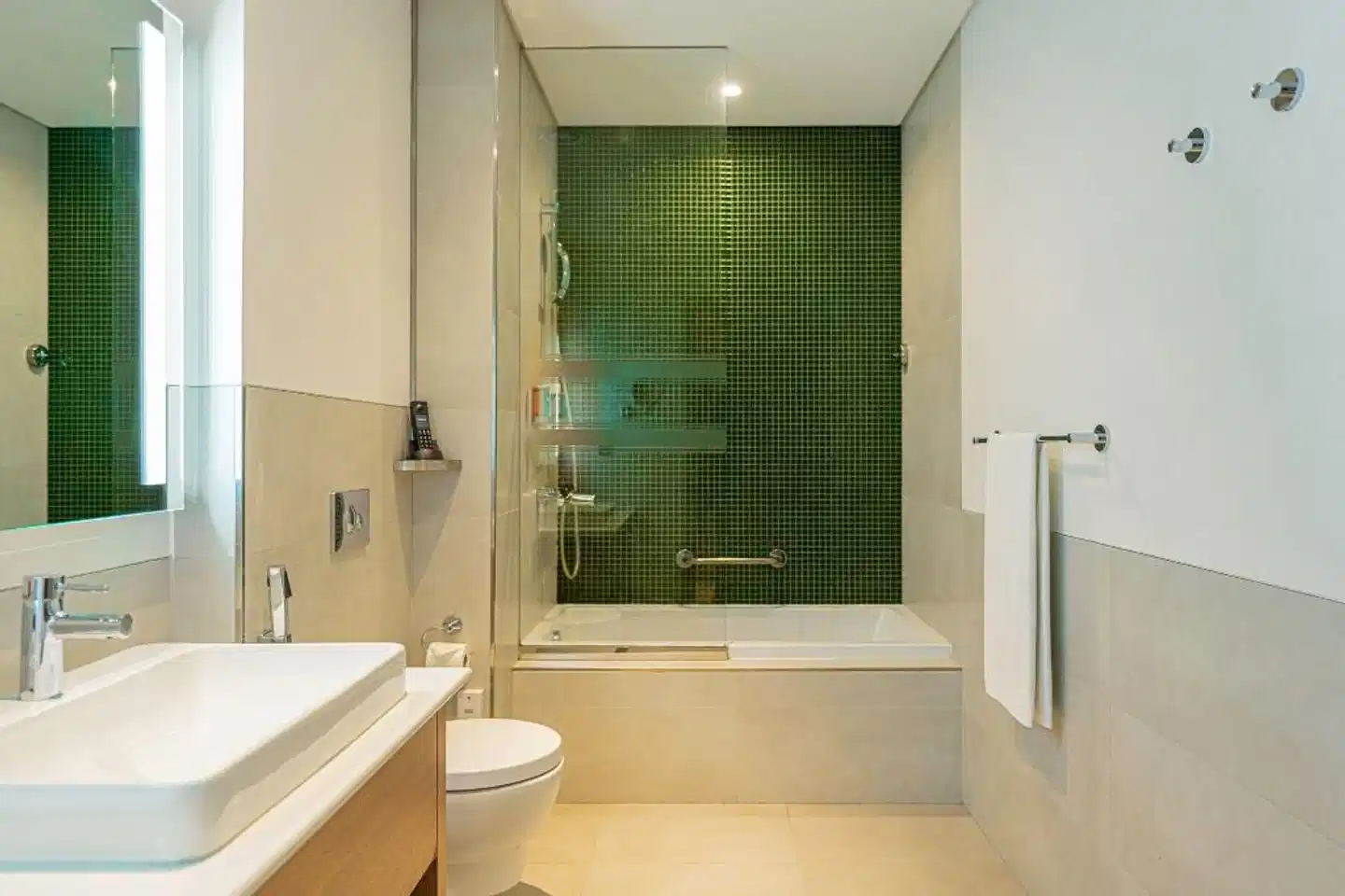 Element by Westin Me'aisam, Dubai Badezimmer