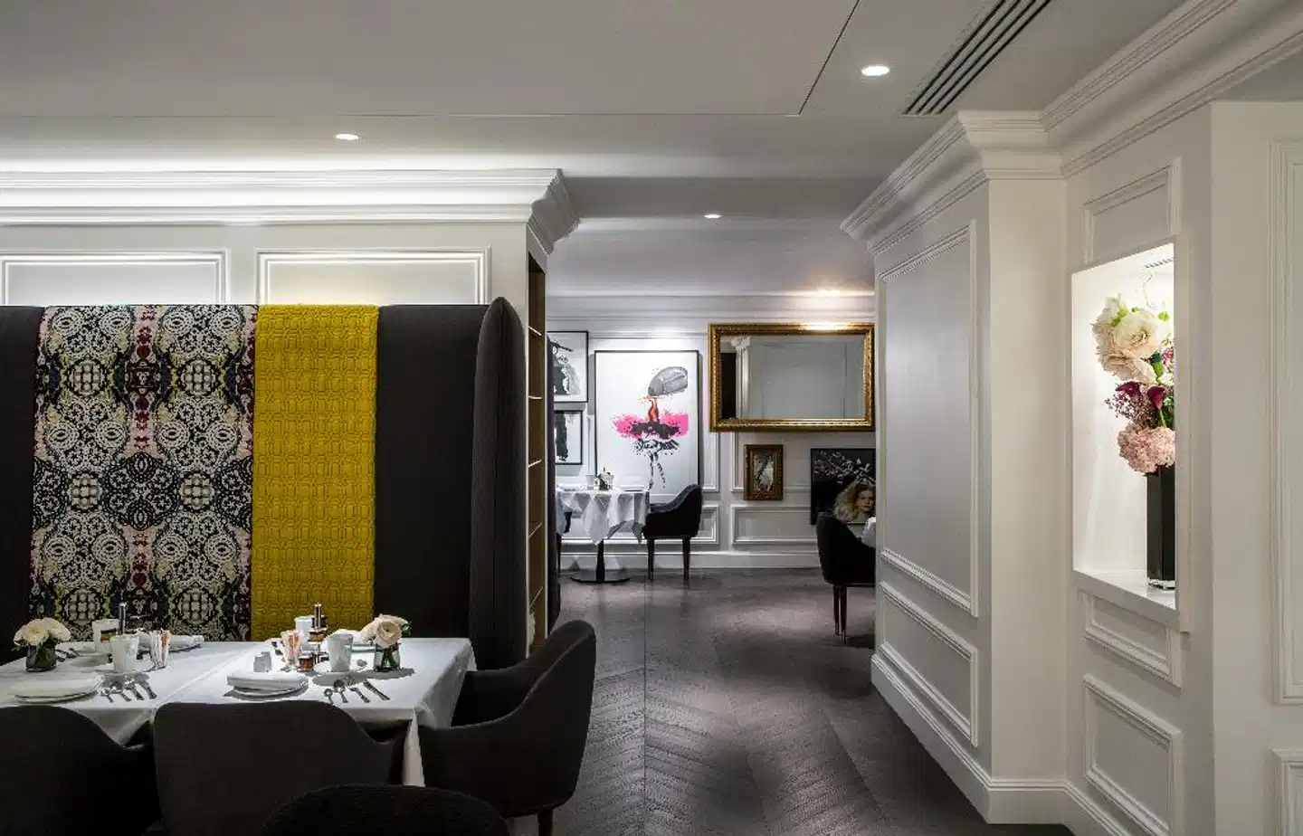 La Clef Champs-Élysées Paris Restaurant