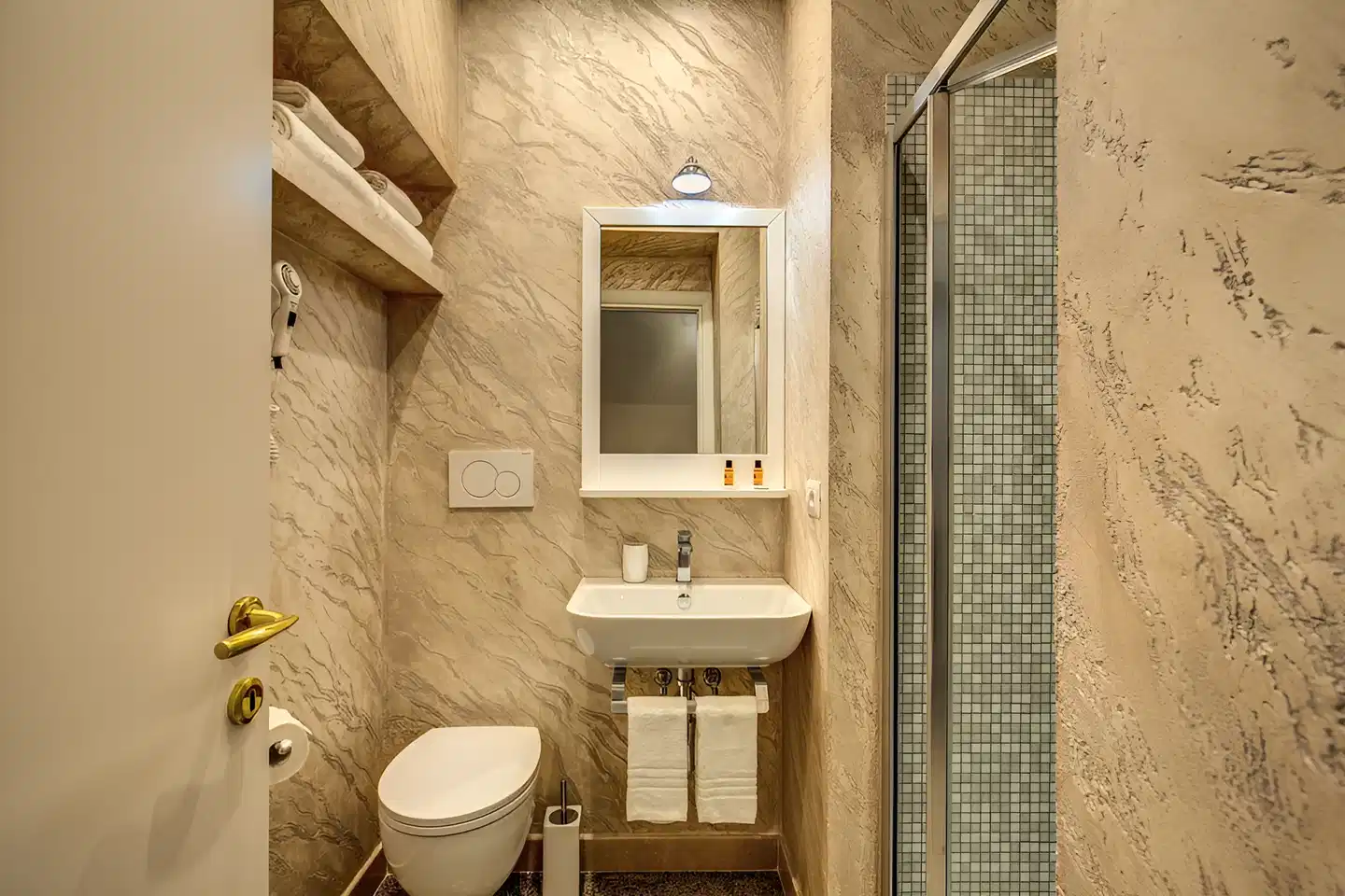 Colosseo Accomodation Room Guest House Badezimmer