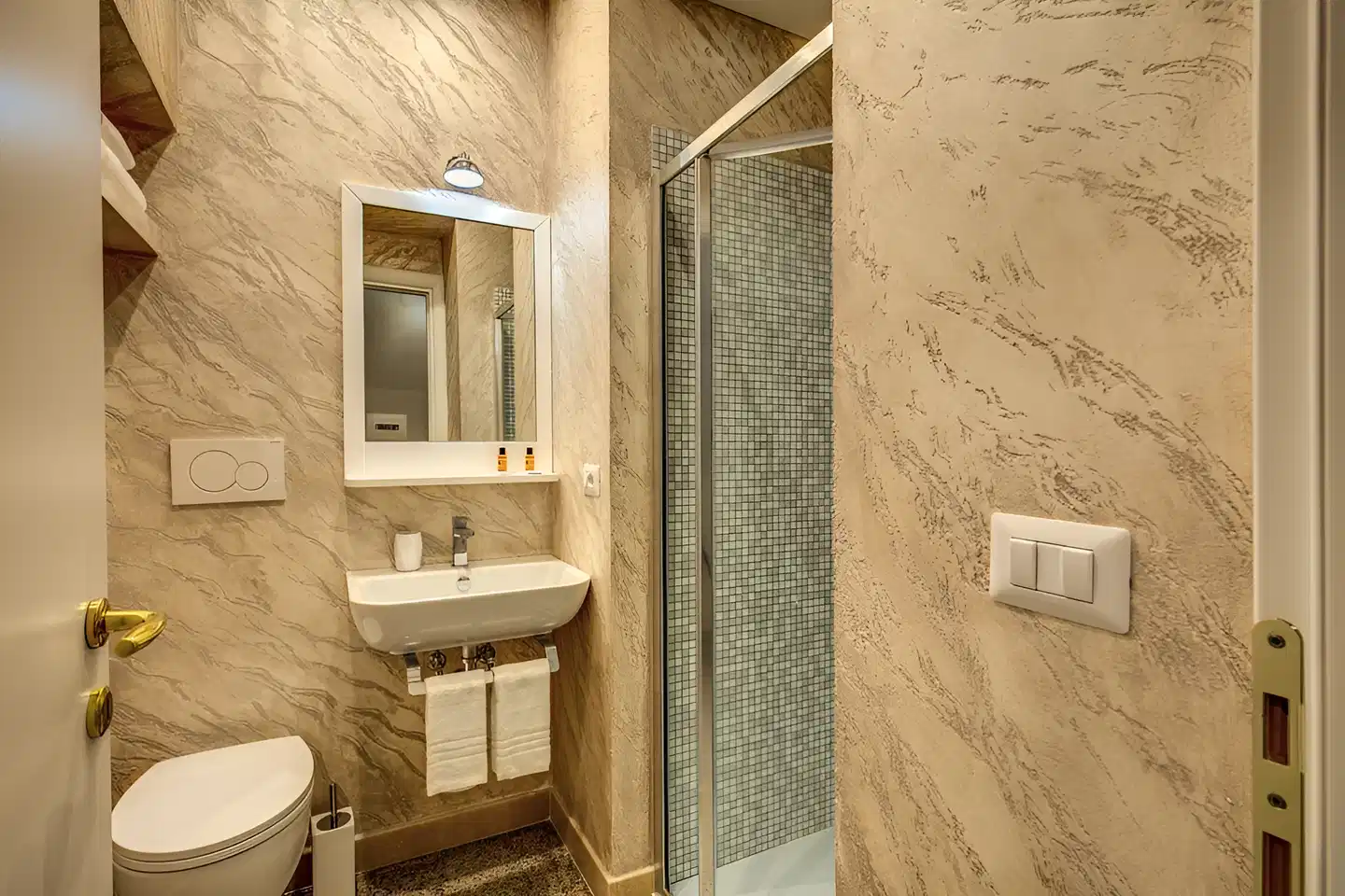 Colosseo Accomodation Room Guest House Badezimmer