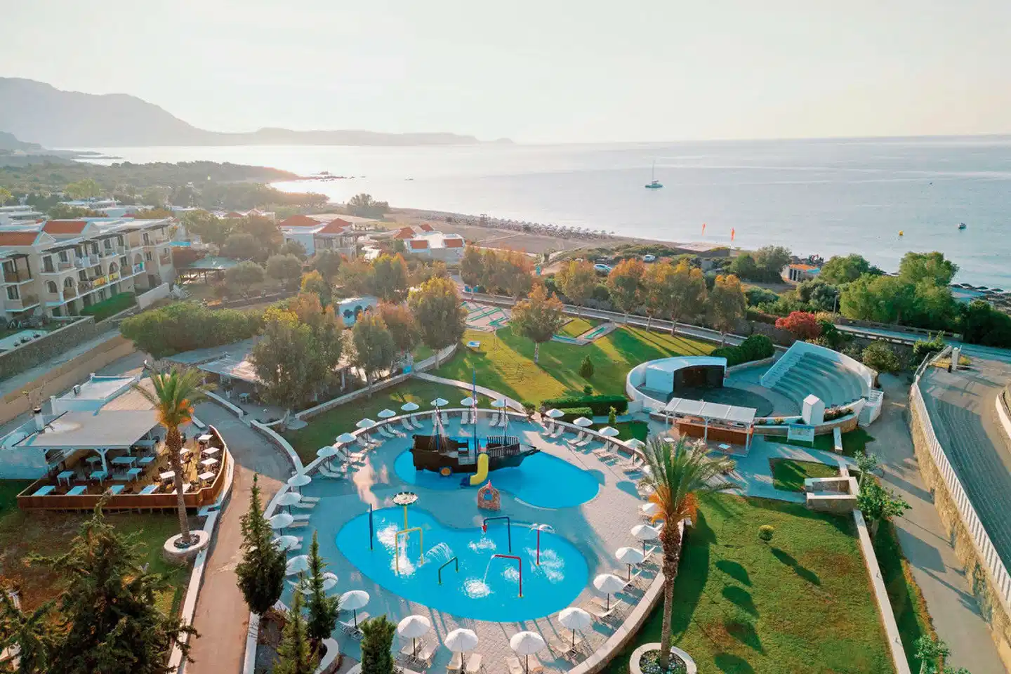 Kiotari Miraluna Pool