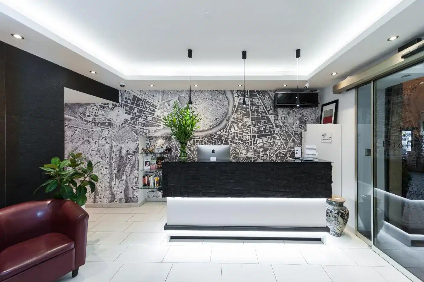 Trevi 41 Hotel Lobby