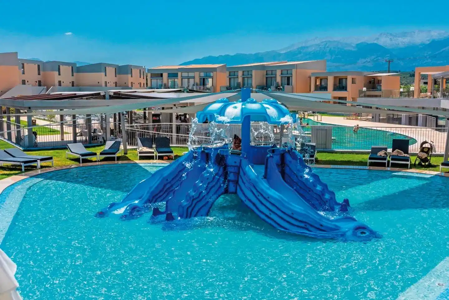 Kiani Beach Resort Aussenansicht