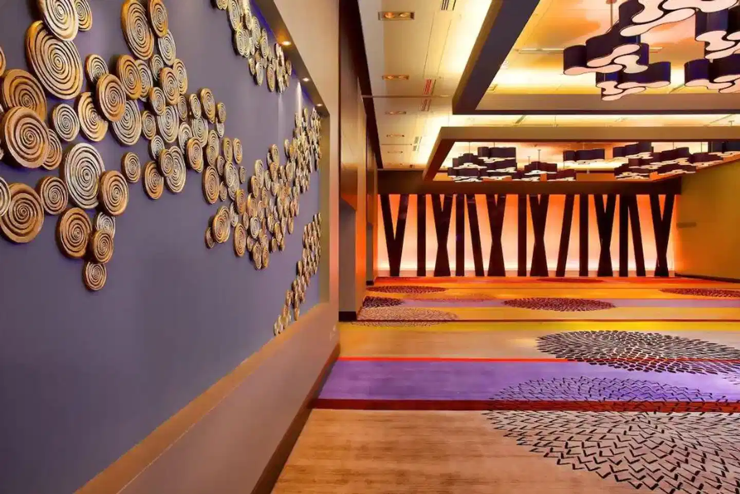 DoubleTree by Hilton Montreal Lobby