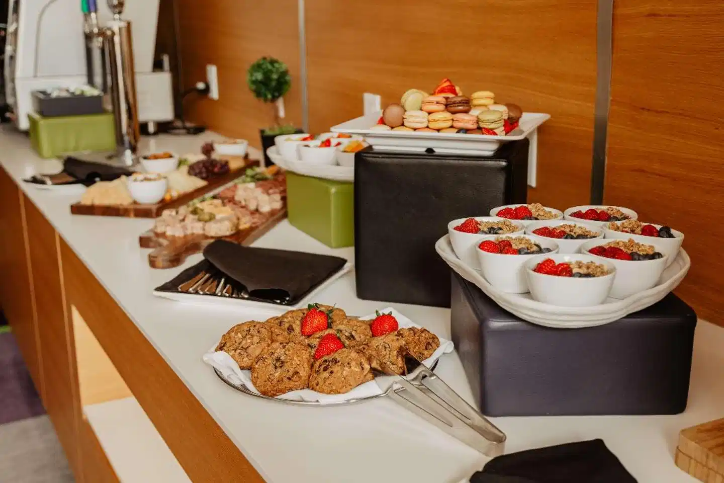 DoubleTree by Hilton Montreal Restaurant