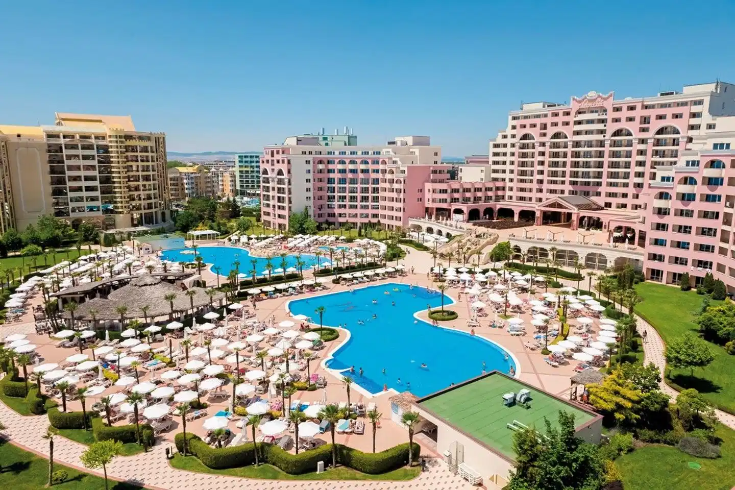 DIT Majestic Beach Resort Pool