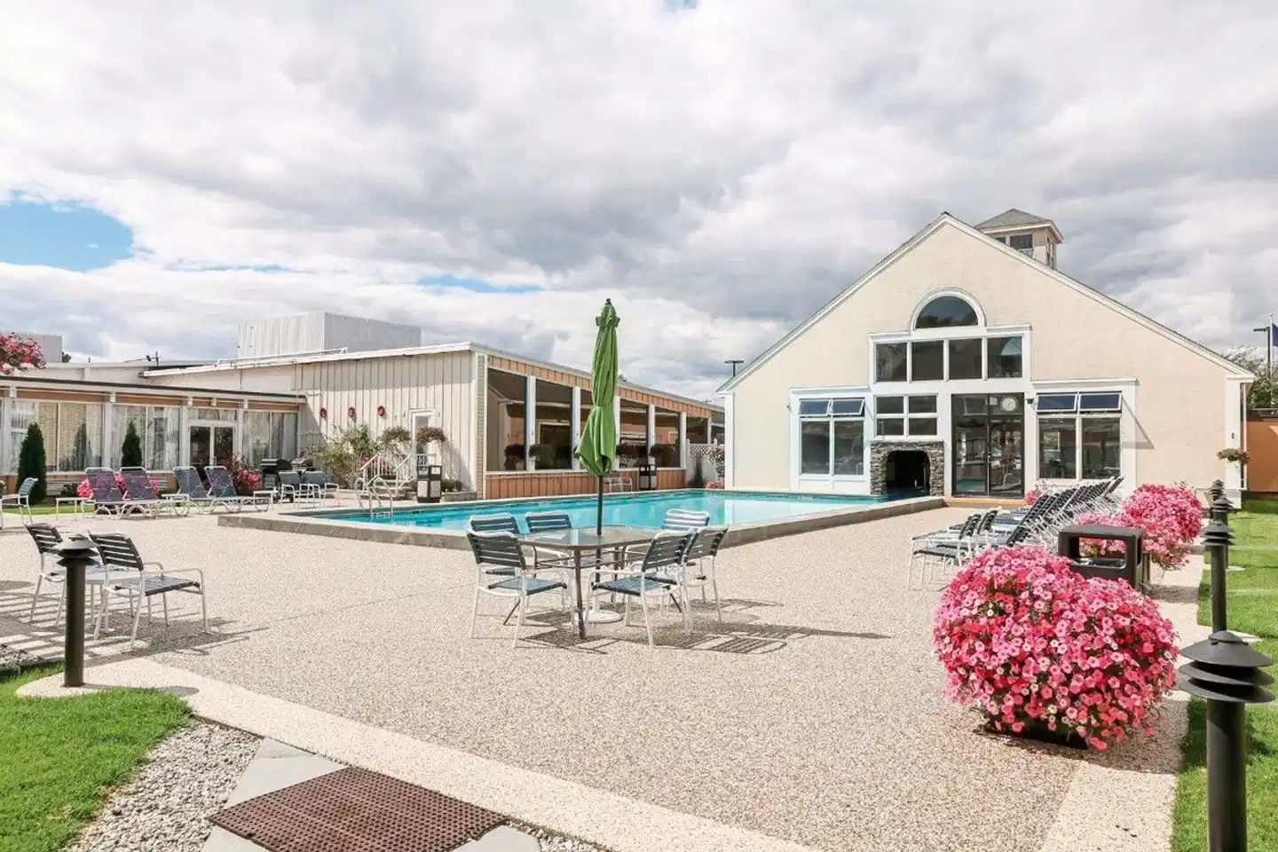 Best Western Merry Manor Inn Aussenansicht