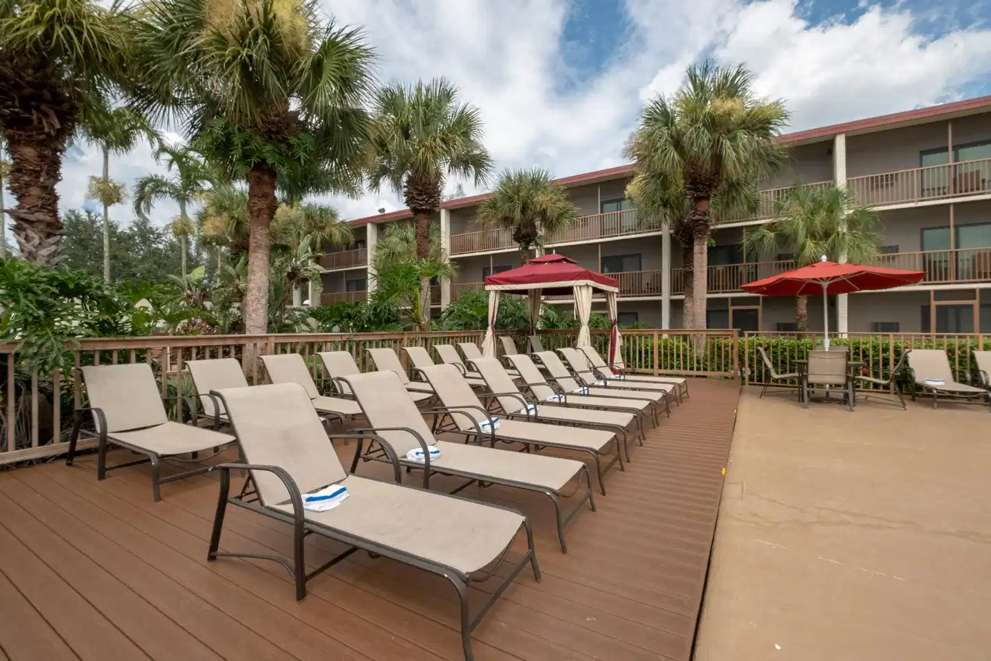 Red Roof PLUS+ And Suites Naples Downtown-5th Ave S Terrasse