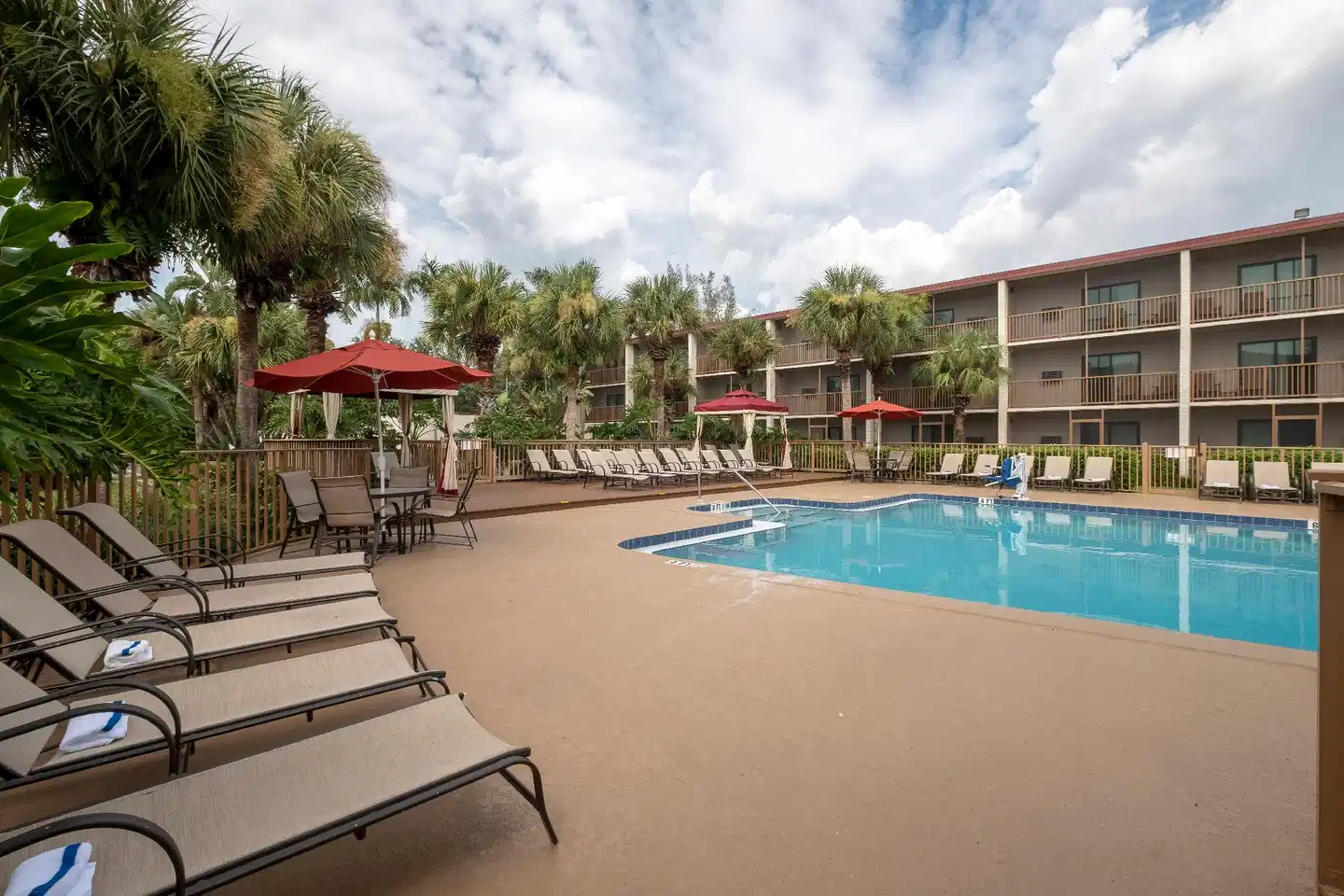 Red Roof PLUS+ And Suites Naples Downtown-5th Ave S Pool