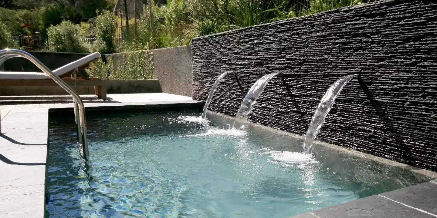 The Glen Apartments Tiere